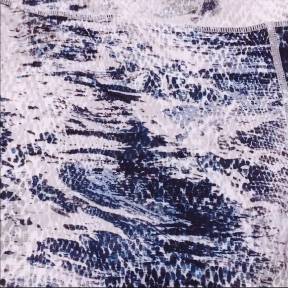 Fabletics Powerform Capri Leggings - Picture 4 of 5